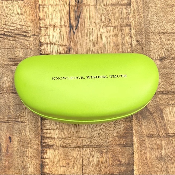 😎Tory Burch sunglasses, black and silver, comes with R Graham hard case - Picture 8 of 8